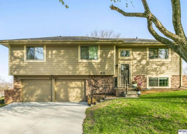 Property at 12966 Corby St, Omaha, NE 68164, 3 beds, 2.5 baths