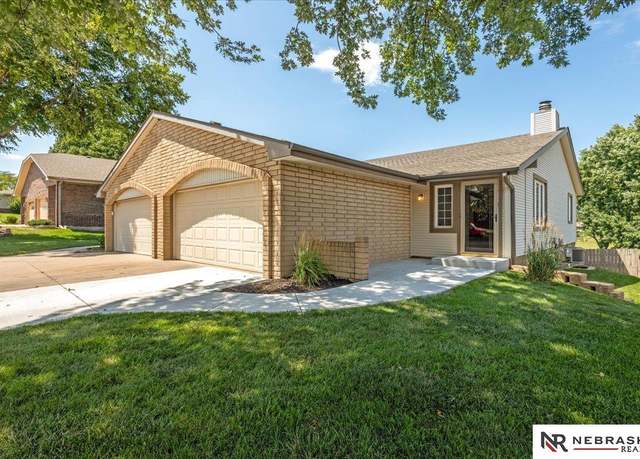 Property at 1828 Normandy Ln, Lincoln, NE 68512, 3 beds, 3 baths
