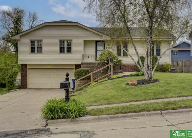 Property at 2201 Lucille Dr, Bellevue, NE 68147, 3 beds, 3 baths