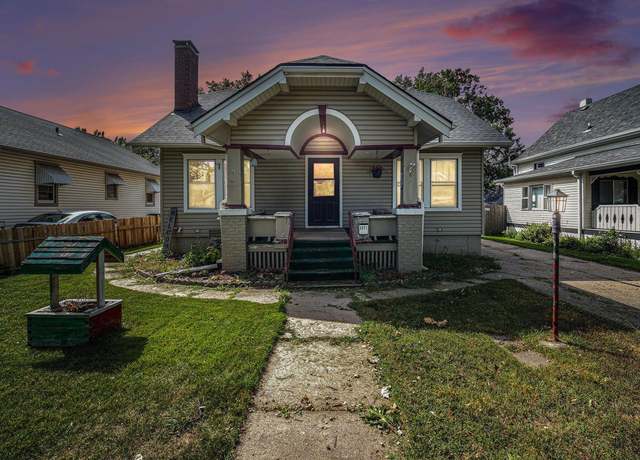 Property at 3271 Randolph St, Lincoln, NE 68510, 3 beds, 2 baths