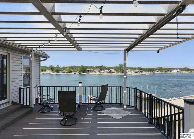 Property at 2618 Platte River Dr, Bellevue, NE 68123, 3 beds, 3 baths