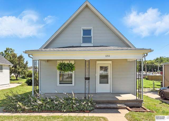 Property at 1711 Madison St, Omaha, NE 68107, 2 beds, 1 bath