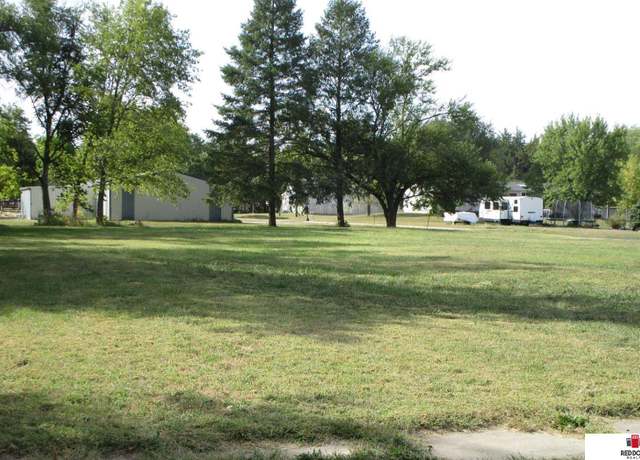 Property at 631 Bismark St, Beatrice, NE 68310