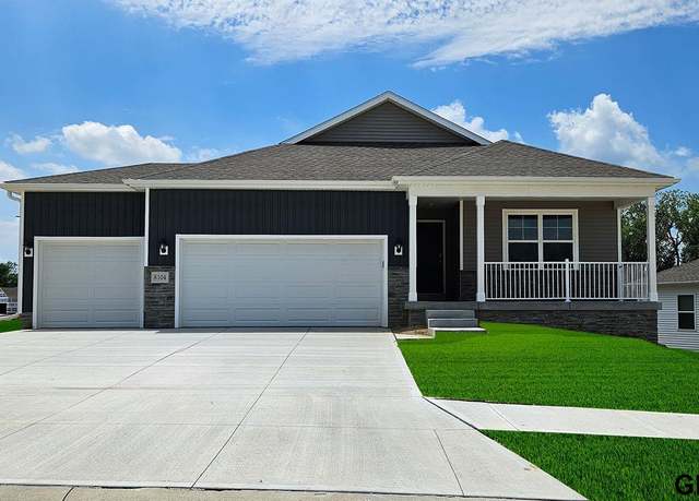 Property at 17013 Reynolds St, Bennington, NE 68007, 4 beds, 3 baths