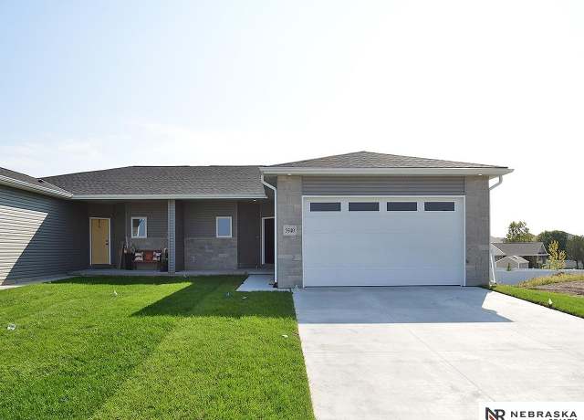 Property at 5940 Loxton St, Lincoln, NE 68526, 4 beds, 3 baths