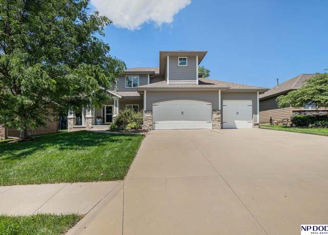 Property at 17420 Bondesson St, Bennington, NE 68007, 5 beds, 3.5 baths