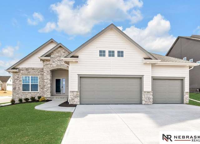 Property at 12351 Elk Ridge Cir, Papillion, NE 68046, 5 beds, 3 baths