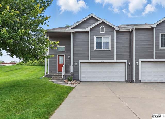 Property at 7352 N 77th Ave, Omaha, NE 68122, 3 beds, 2 baths