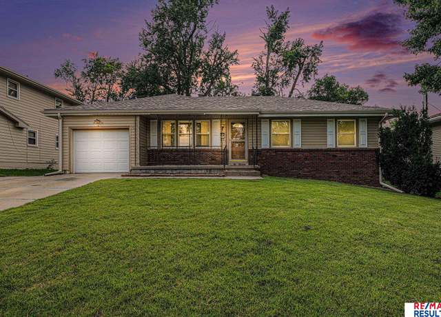 Property at 5012 S 94th St, Omaha, NE 68127, 3 beds, 1.5 baths