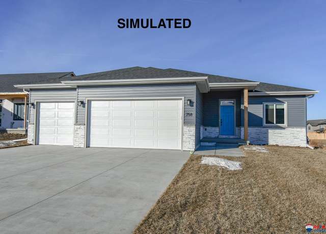 Property at 7300 Augustine Ave, Lincoln, NE 68516, 5 beds, 3 baths
