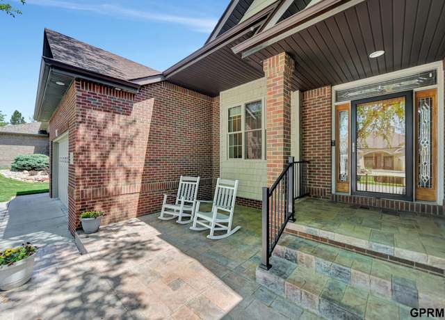 Property at 4700 Firebush Ln, Lincoln, NE 68516, 4 beds, 2.5 baths