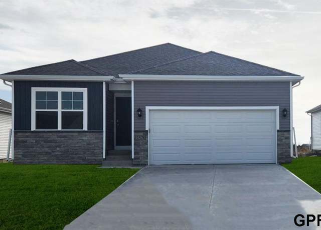 Property at 12651 S 205th St, Gretna, NE 68028, 5 beds, 3 baths