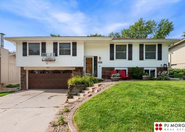 Property at 14837 N St, Omaha, NE 68137, 4 beds, 2.5 baths