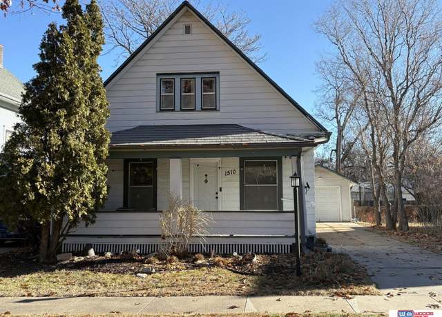 Property at 1510 S 11th St, Lincoln, NE 68502, 3 beds, 1 bath