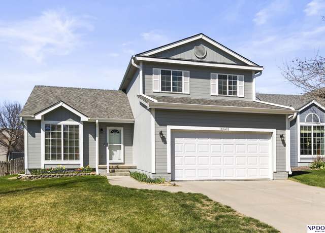 Property at 18648 Anne St, Omaha, NE 68135, 3 beds, 2.5 baths