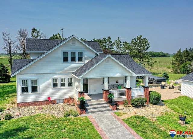 Property at 3738 S 54th Rd, Firth, NE 68358, 4 beds, 2 baths