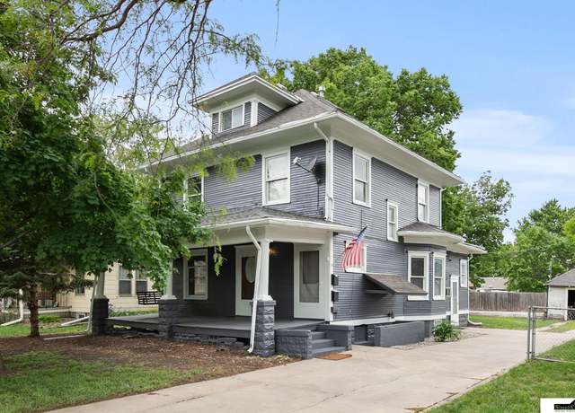Property at 3218 Holdrege St, Lincoln, NE 68503, 3 beds, 2 baths