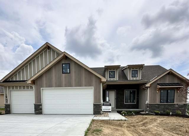 Property at 10955 S 102nd St, Papillion, NE 68046, 4 beds, 3 baths