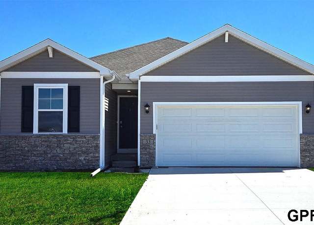 Property at 11917 S 116th St, Papillion, NE 68046, 3 beds, 2.5 baths