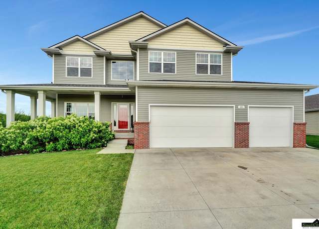 Property at 101 Scotts Creek Pl, Hickman, NE 68372, 4 beds, 3.5 baths
