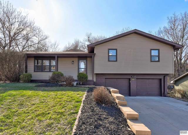 Property at 1081 S 16th Ave, Blair, NE 68008, 3 beds, 2.5 baths