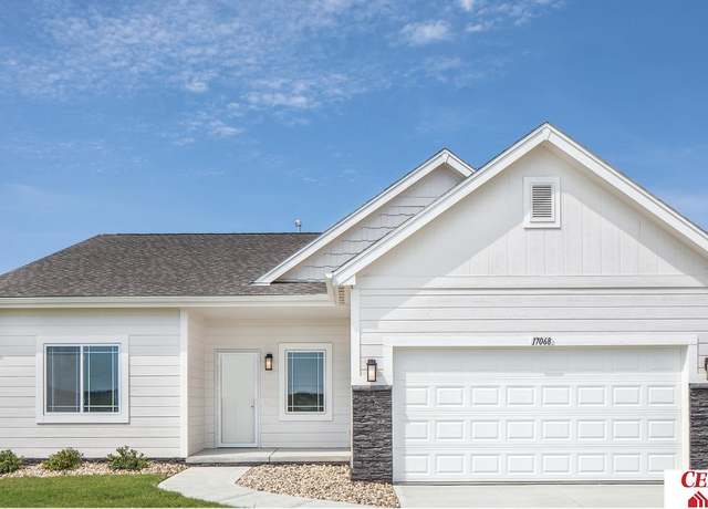 Property at 10609 Port Royal Dr, Papillion, NE 68046, 2 beds, 2 baths