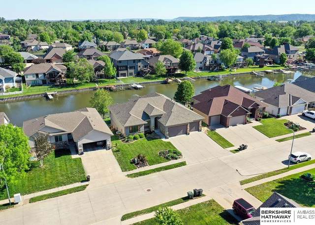 Property at 710 Key Cir, Carter Lake, IA 51510, 6 beds, 3.5 baths