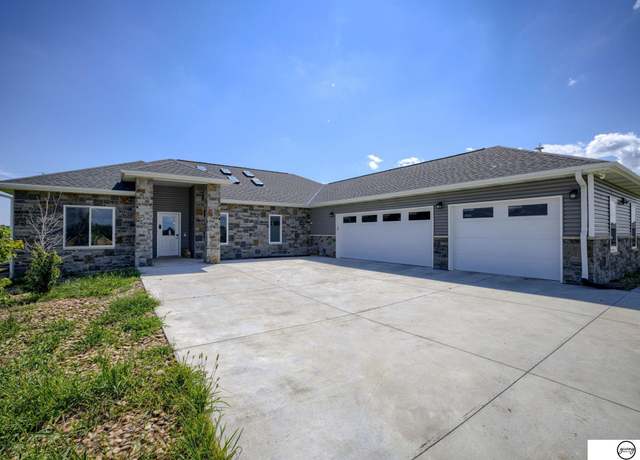 Property at 18980 SW 66th St, Crete, NE 68333, 6 beds, 4.5 baths