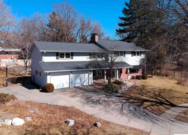 Property at 2740 Beckman Cir, Lincoln, NE 68502, 4 beds, 4.5 baths