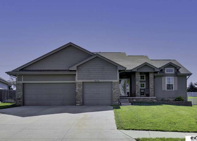 Property at 6015 S 193rd St, Omaha, NE 68135, 4 beds, 3 baths