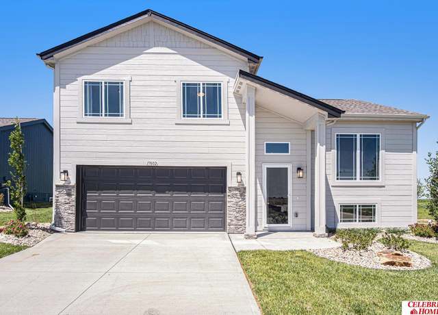 Property at 10508 White Pine Dr, Papillion, NE 68046, 3 beds, 2.5 baths