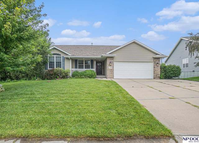 Property at 21322 Buchanan Pkwy, Gretna, NE 68028, 3 beds, 2 baths