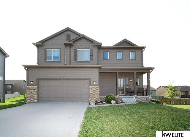 Property at 14811 S 24 St, Bellevue, NE 68123, 4 beds, 2.5 baths