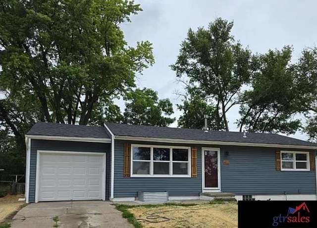 Property at 4522 Crown Point Ave, Omaha, NE 68104, 4 beds, 2 baths
