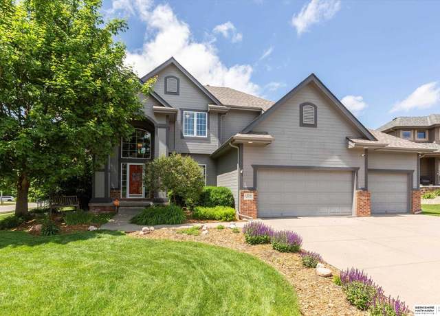 Property at 15210 Craig Cir, Bennington, NE 68007, 5 beds, 3.5 baths