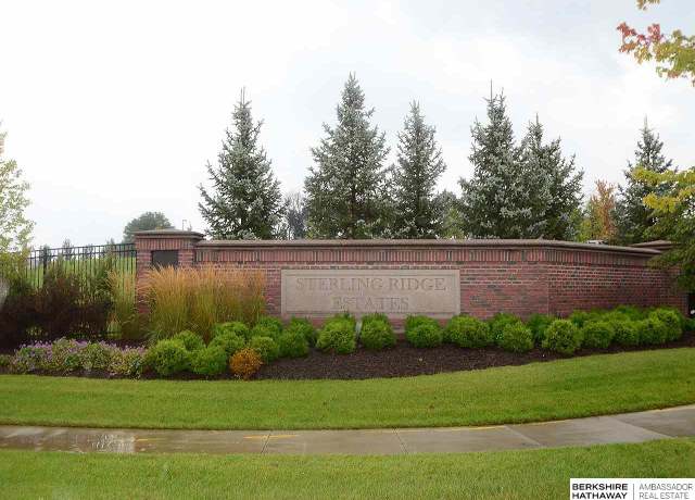 Property at 1414 S 127 St, Omaha, NE 68144