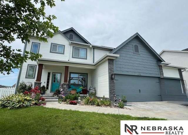 Property at 7184 N 165th St, Bennington, NE 68007, 6 beds, 3.5 baths