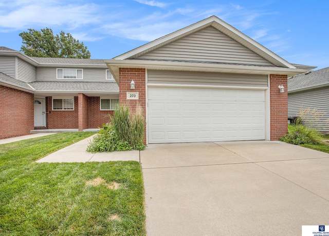 Property at 270 S 77th St, Lincoln, NE 68510, 3 beds, 2.5 baths