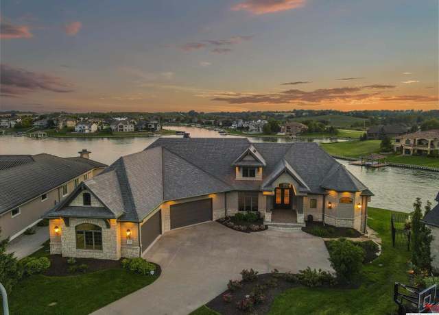 Property at 12502 N 178th Cir, Bennington, NE 68007, 4 beds, 4.5 baths