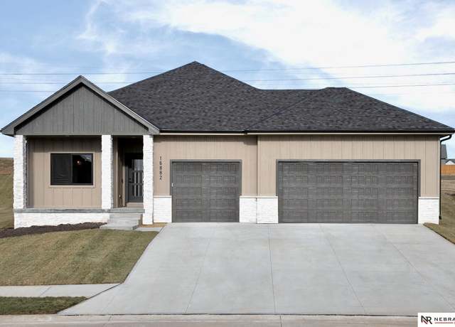 Property at 15705 Kansas Ave, Omaha, NE 68116, 4 beds, 3.5 baths