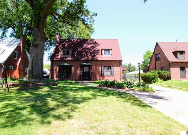 Property at 3414 J St, Lincoln, NE 68510, 4 beds, 2.5 baths