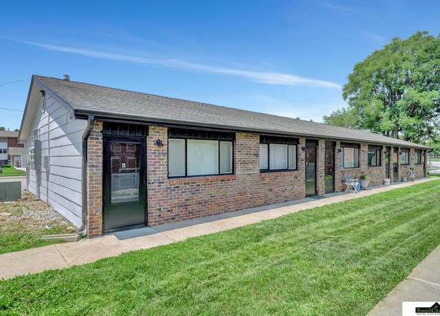 Property at 1207 B St, Lincoln, NE 68502, 6 beds, 6 baths