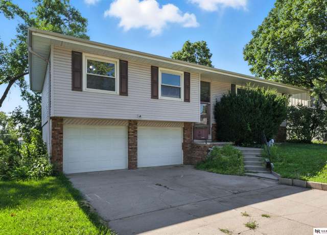 Property at 1630 N 107th St, Omaha, NE 68114, 3 beds, 3 baths