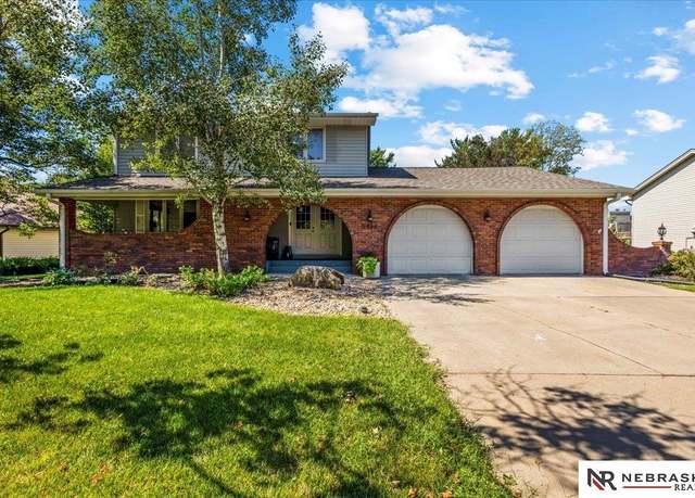 Property at 5917 Fieldcrest Way, Lincoln, NE 68512, 3 beds, 4 baths