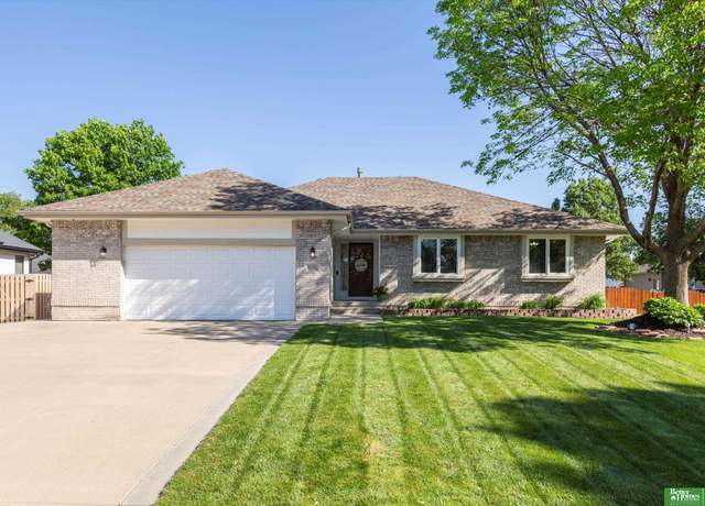 Property at 20756 Ginkgo Cir, Omaha, NE 68022, 4 beds, 3 baths