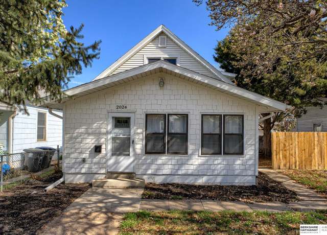 Property at 2024 Avenue A Ave, Council Bluffs, IA 51501, 4 beds, 2 baths