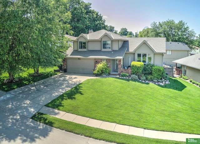 Property at 1216 S 167th St, Omaha, NE 68130, 4 beds, 3.5 baths