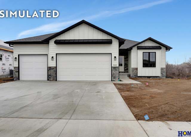 Property at 516 Eloise Ave, Lincoln, NE 68520, 4 beds, 3 baths