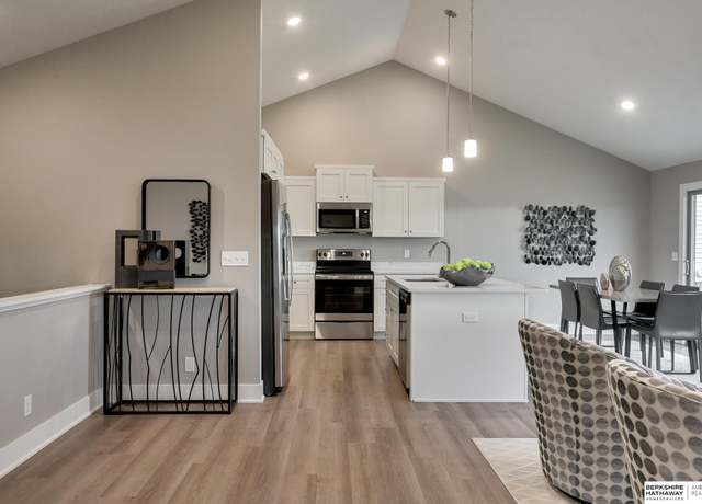 Property at 19714 Piney Creek Dr, Elkhorn, NE 68022, 2 beds, 2 baths