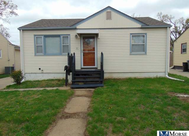 Property at 2823 8th Ave, Council Bluffs, IA 51501, 2 beds, 1 bath